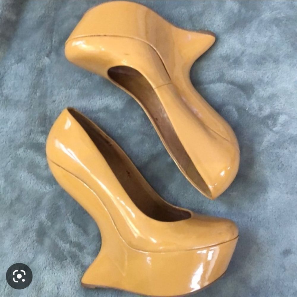 ALDO Y2K GLOSSY LEATHER HALF CURVY PLASFORM SLIDES HEEL SHOE